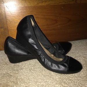 Dexflex scrunch shoe with wedge heel